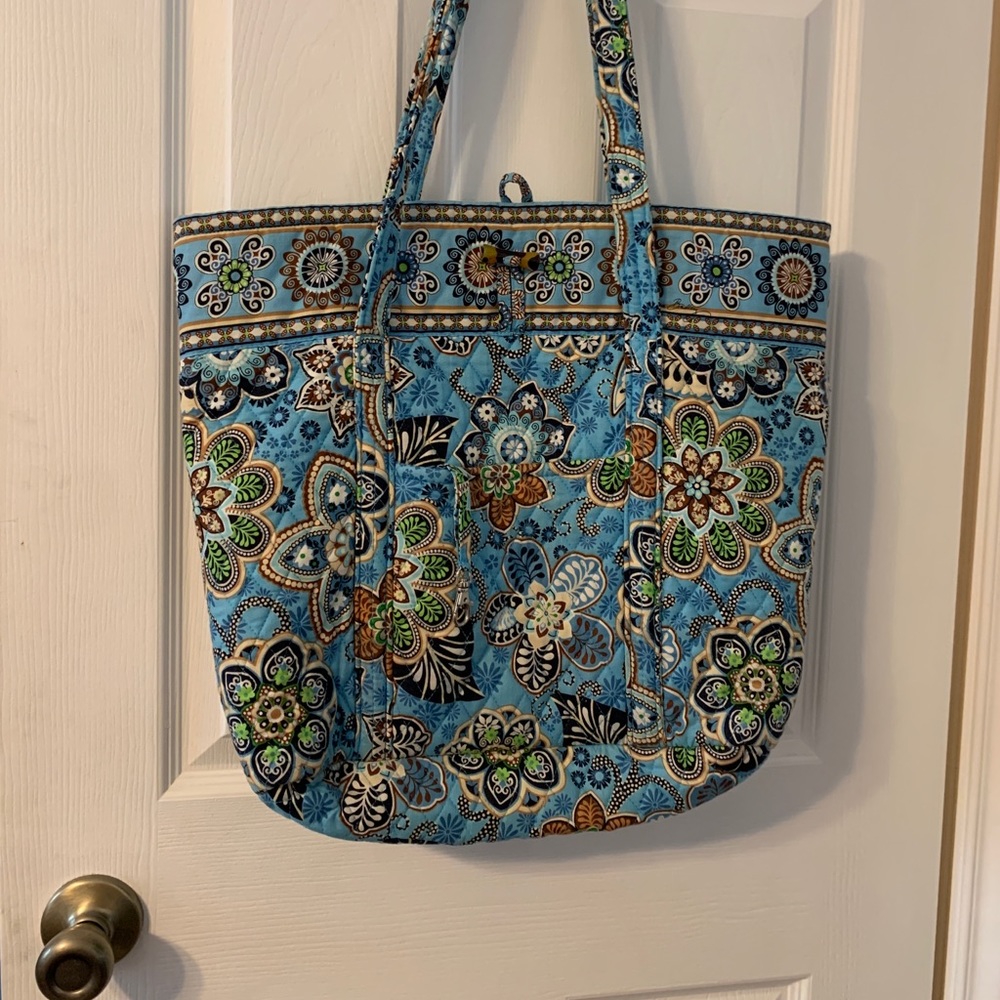 Beautiful Vera Bradley Tote